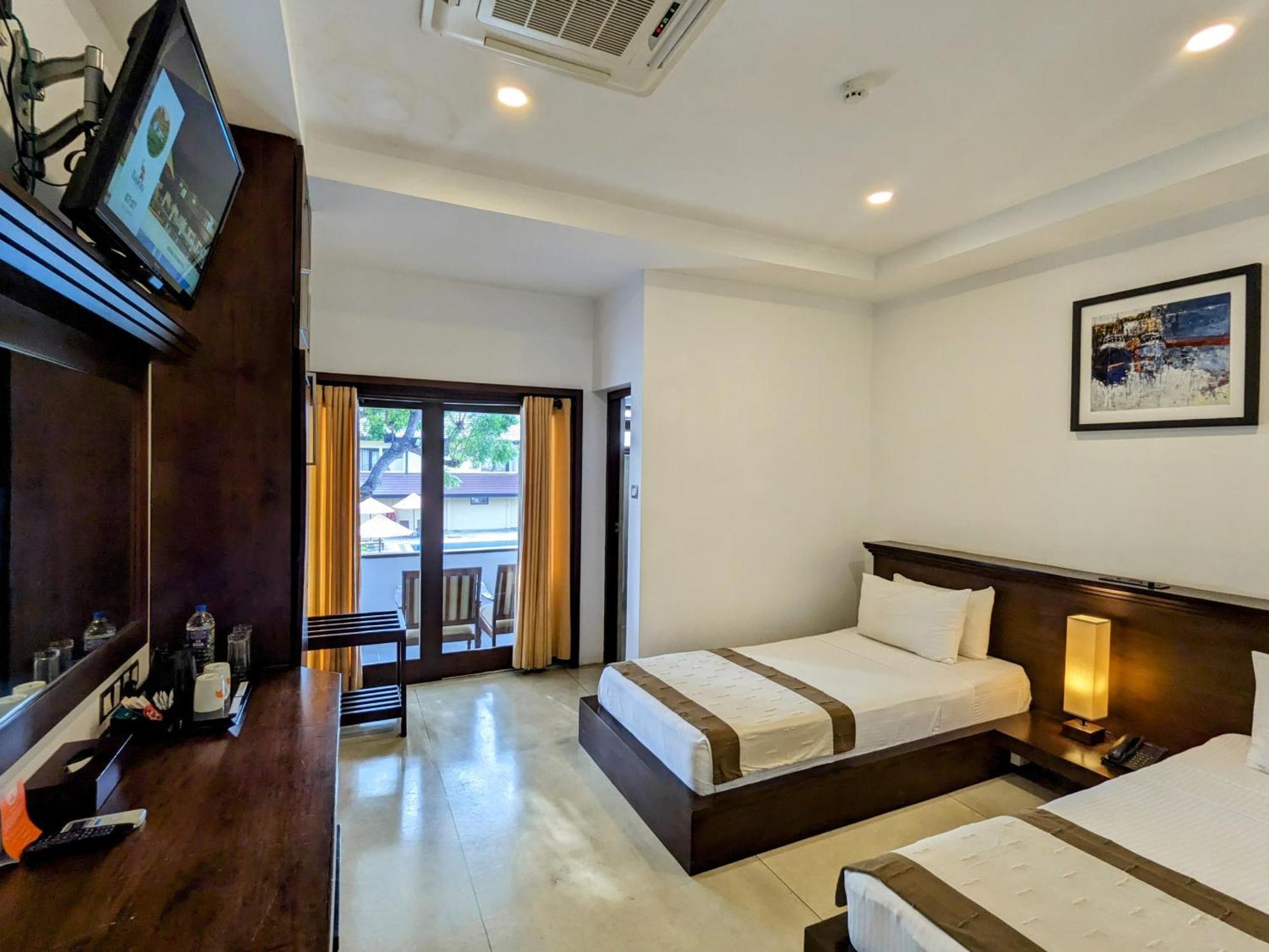 Rajarata Hotel Anuradhapura Exterior photo