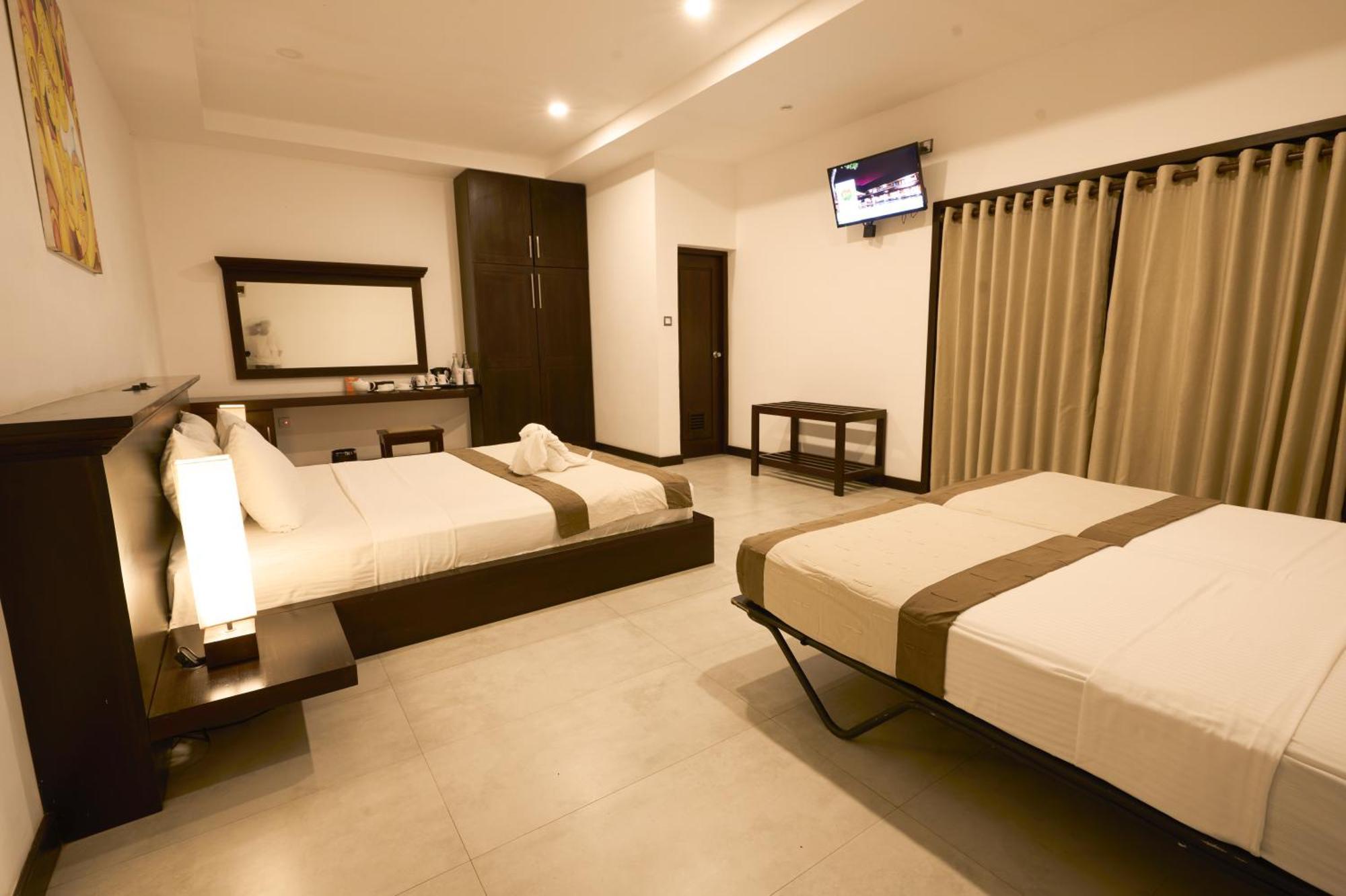 Rajarata Hotel Anuradhapura Exterior photo
