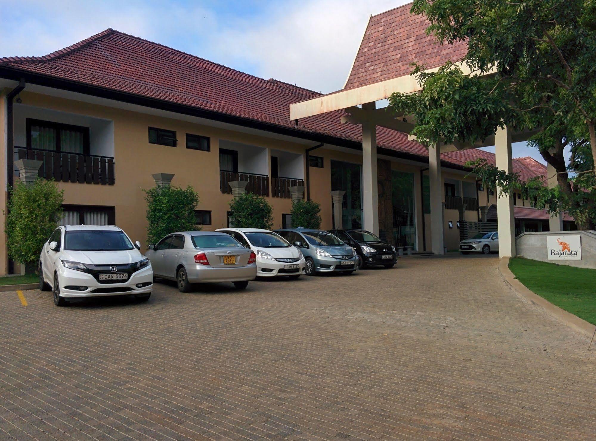 Rajarata Hotel Anuradhapura Exterior photo